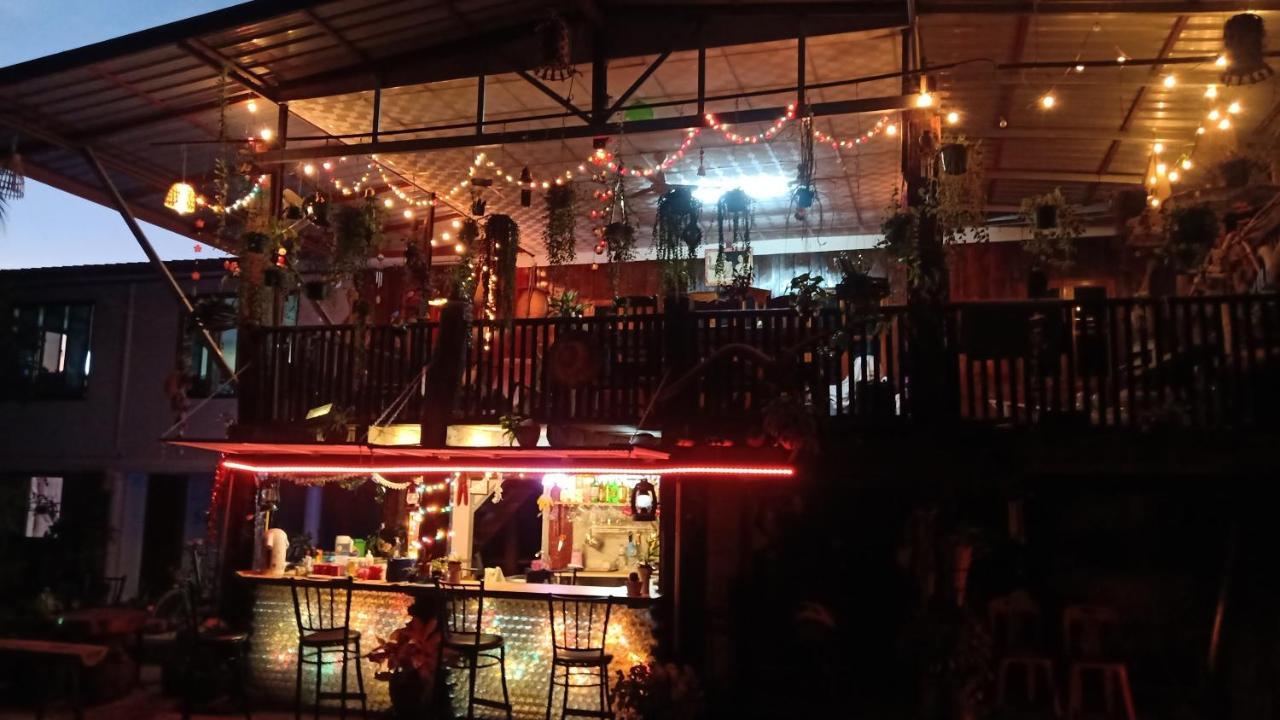 เฮือนน้ำน่าน House By The River Nan Uttaradit Eksteriør billede