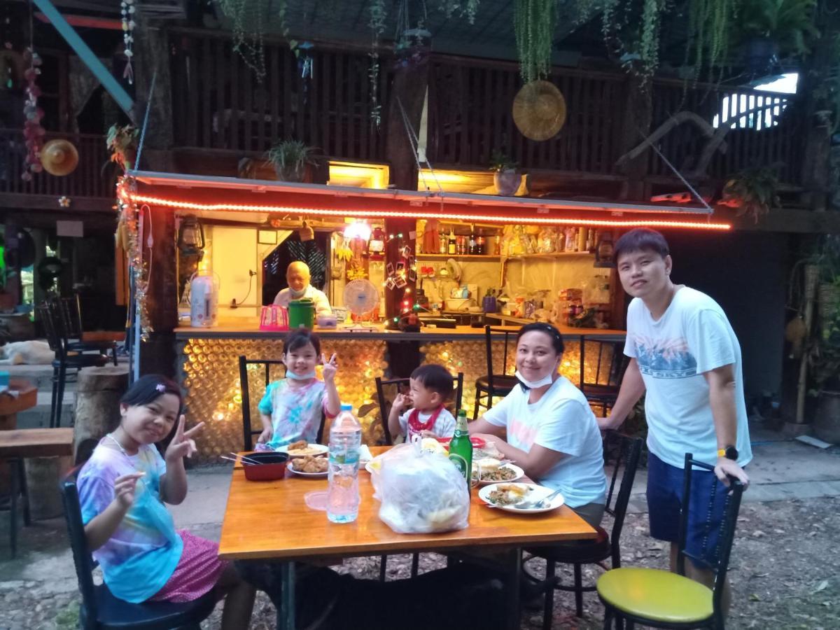 เฮือนน้ำน่าน House By The River Nan Uttaradit Eksteriør billede