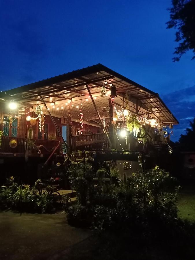 เฮือนน้ำน่าน House By The River Nan Uttaradit Eksteriør billede