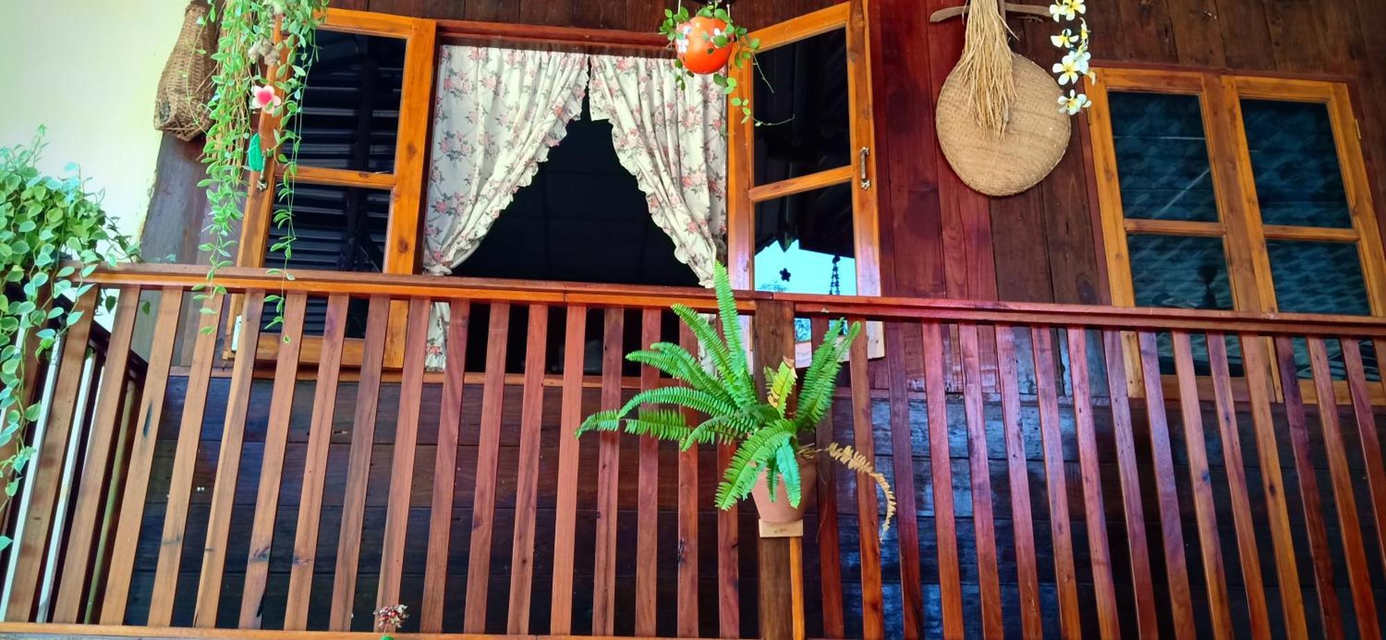 เฮือนน้ำน่าน House By The River Nan Uttaradit Eksteriør billede