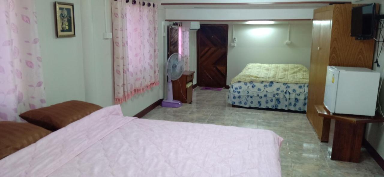 เฮือนน้ำน่าน House By The River Nan Uttaradit Eksteriør billede
